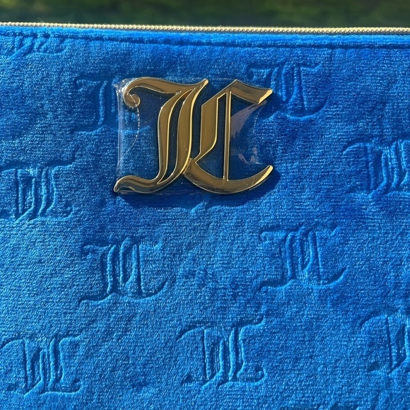 - JUICY COUTURE BLUE/ TEAL TRAVEL BAG w toiletry bottle​ - Picture 2 of 10